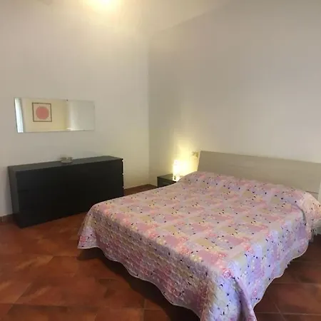 Deste - In Campagna 4 Posti Letto Con Giardino La Sdriscia